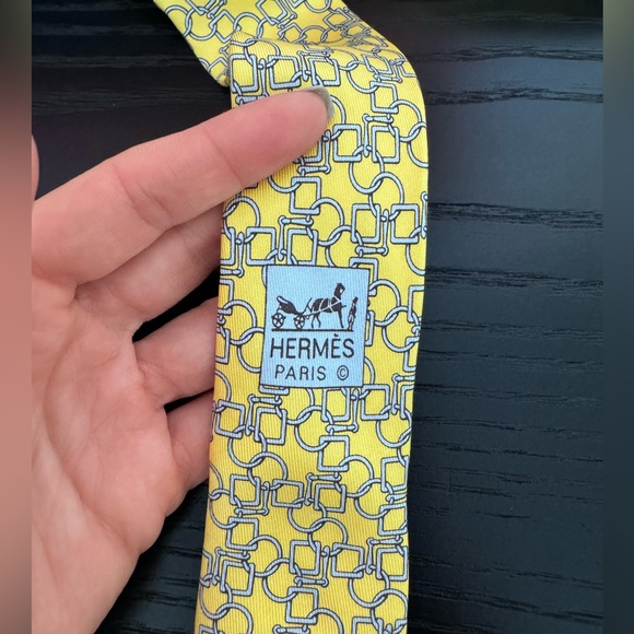Hermes Tie - 100% Silk - Picture 3 of 6